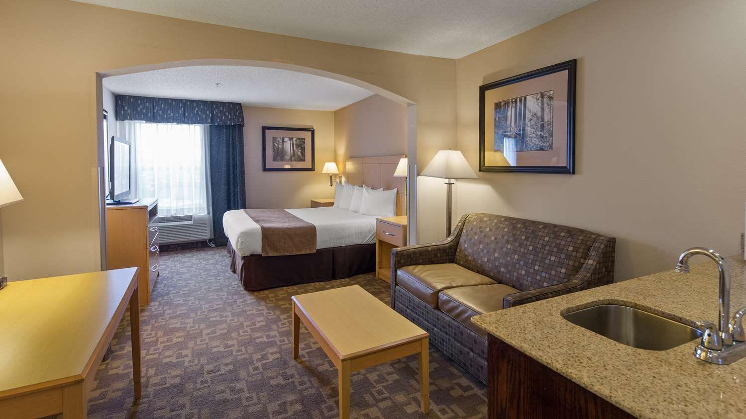 SureStay Plus Hotel by Best Western Roanoke Rapids I 95